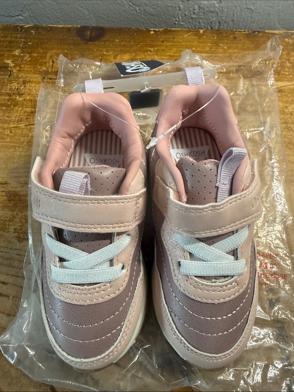 Oshkosh Toddler 7 pink lavender sneakers, girls NWT